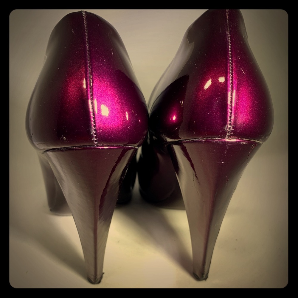 Miu Miu Purple Patent Round Toe Pump